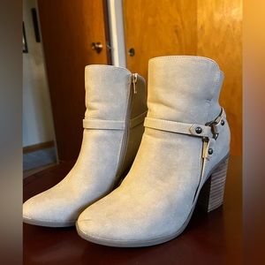 Lulu’s Marka Taupe Nubuck Ankle Booties, Size 8